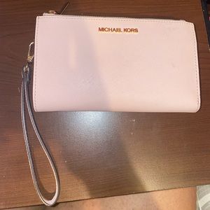 Michael Kors Smartphone Wallet Wristlet